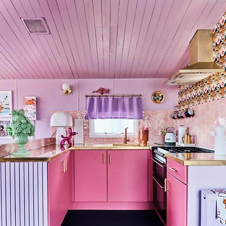 Fun Barbie Inspired, 6 Berth Caravan - Camber Sands Holiday Park, Near The Beach Kültér fotó
